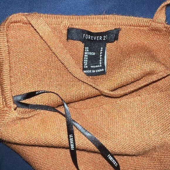 Sweater halter top orange nude tan cozy crop top size S - Picture 3 of 3